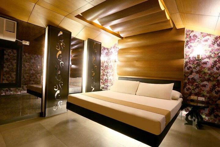 Room 27 of 56