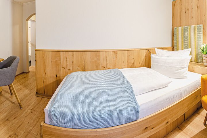 Room 8 of 40