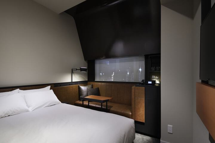 Room 27 of 127