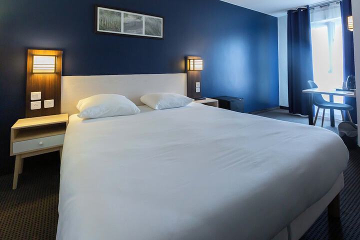 Room 12 of 44