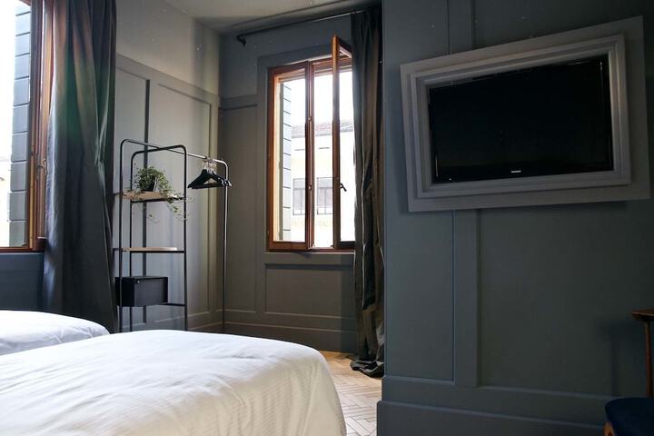 Room 5 of 36