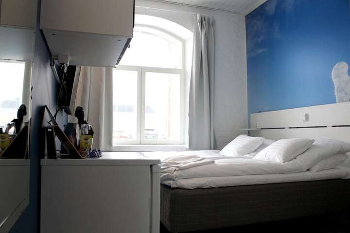 Room 18 of 42