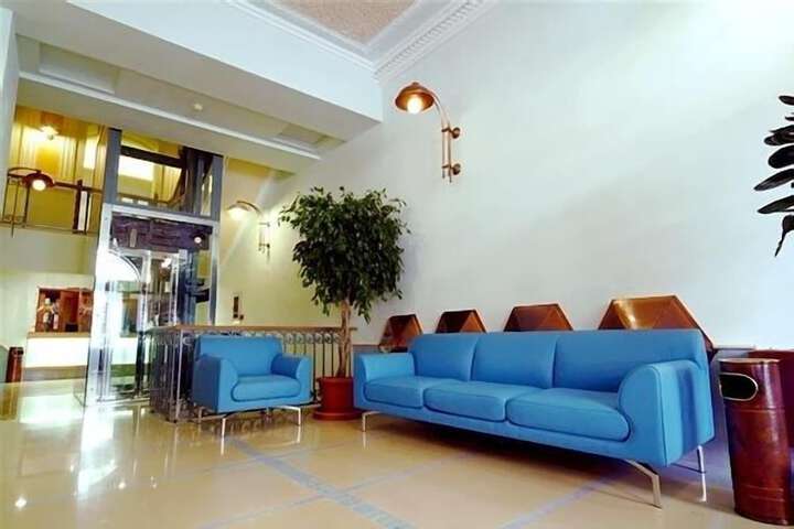 Guest Lobby