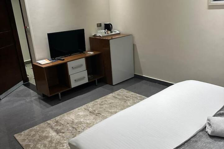 Room 50 of 103