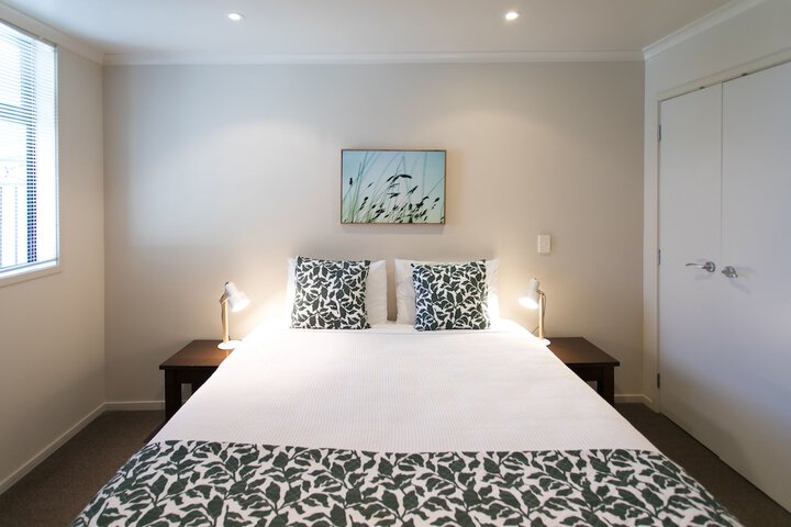 Room 2 of 96