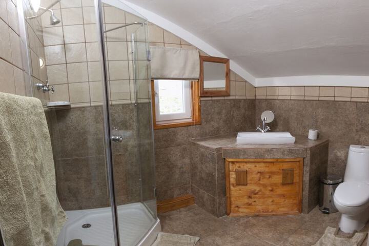 Room 115 of 150