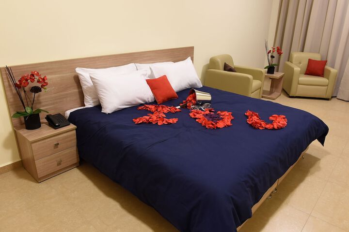 Room 8 of 69