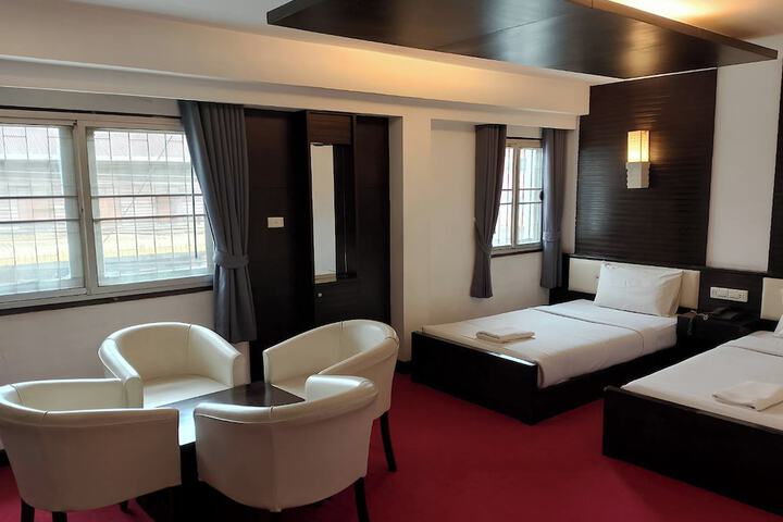 Room 18 of 38