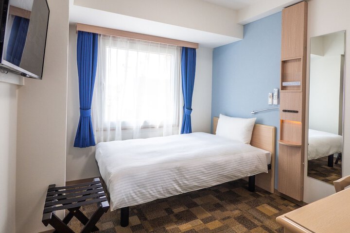 Room 10 of 50