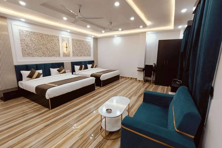 Room 14 of 36