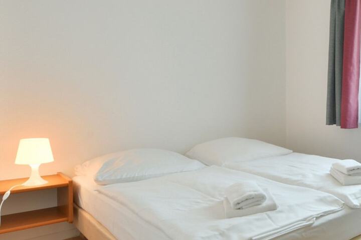 Room 15 of 30