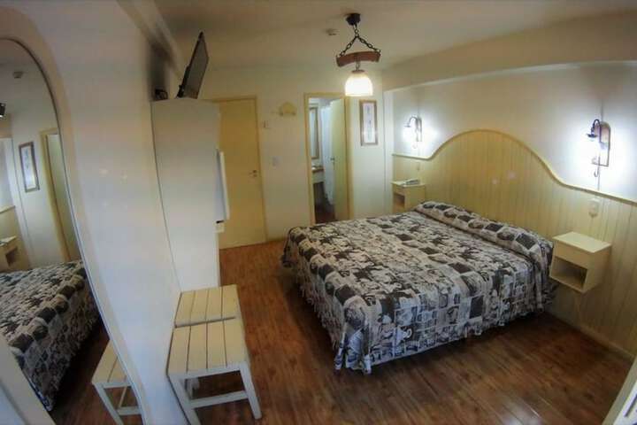 Room 6 of 51