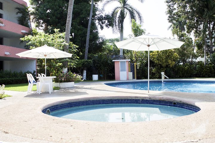 Hotel Pool