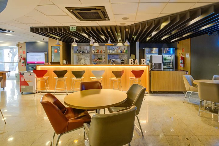 Lounge 79 of 97