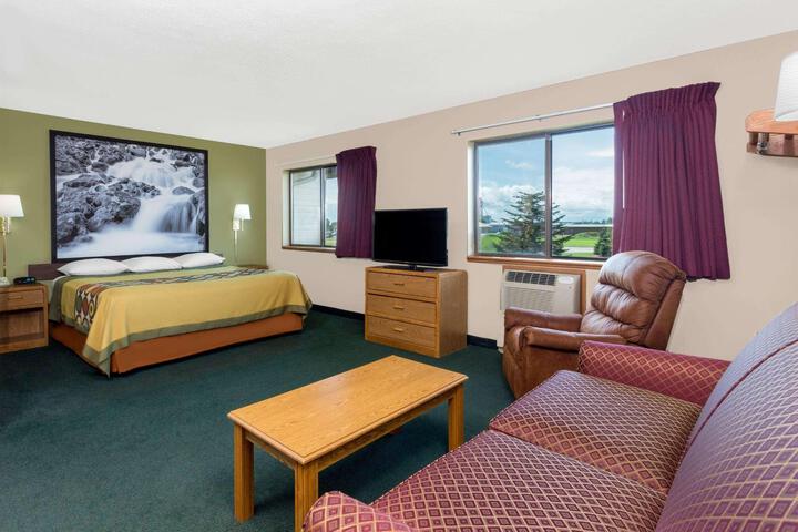 1 King Bed (4 of 8)