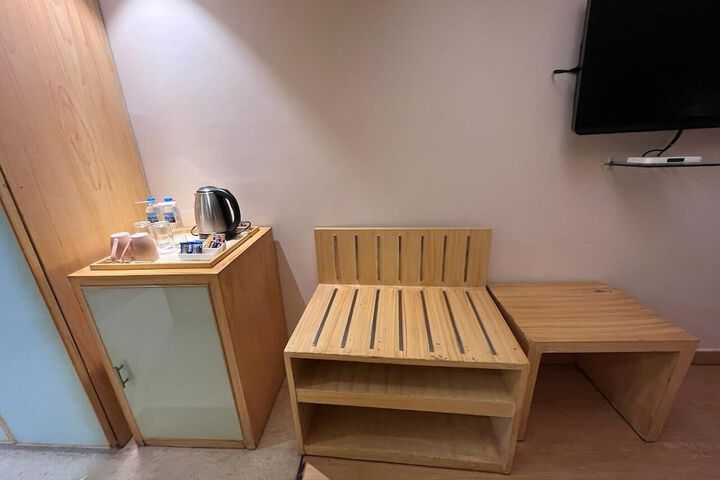 Room 14 of 32