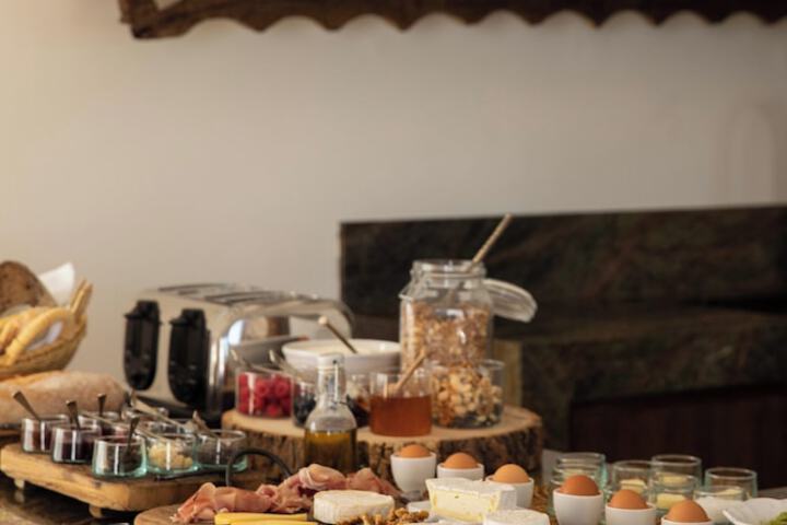 Breakfast/Coffee Service 66 of 84
