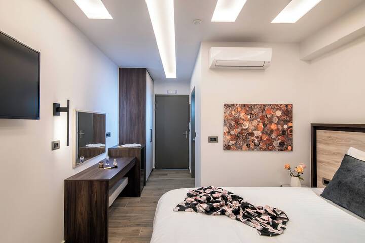 Room 4 of 59