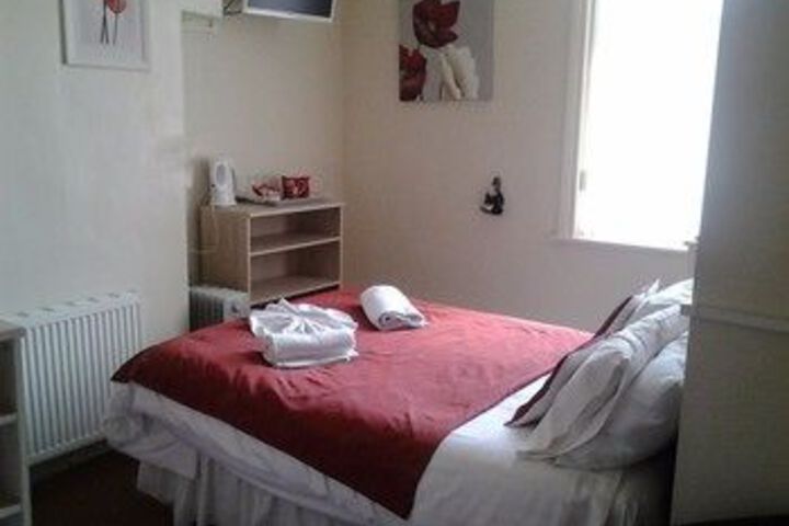 Room 7 of 14