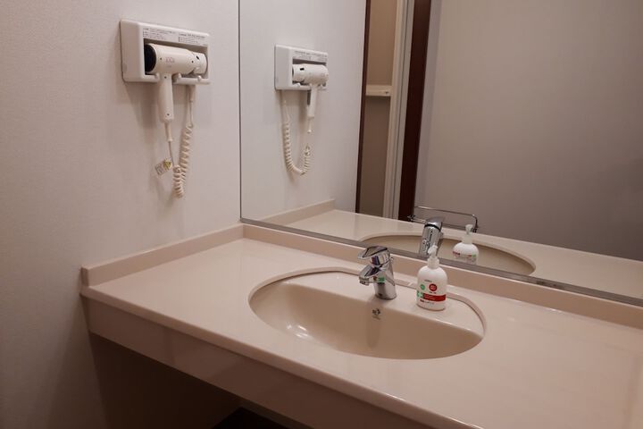 Room 11 of 19