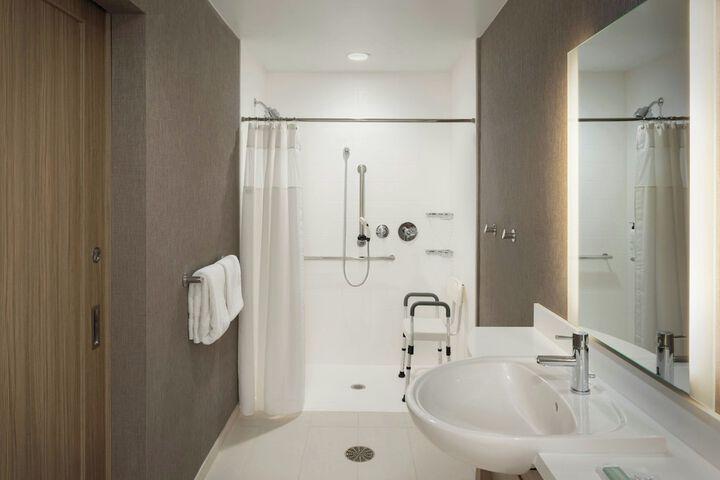 Room 20 of 32