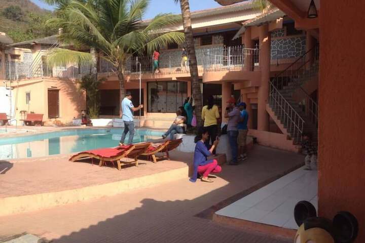Pool 68 of 157