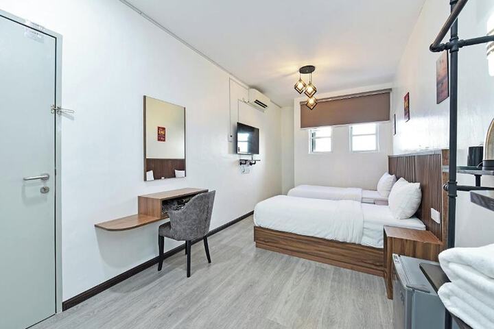 Room 8 of 30