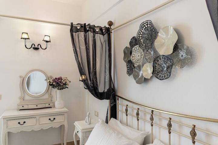 Room 28 of 60