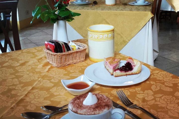 Breakfast/Coffee Service 34 of 41