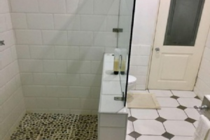 Room 45 of 216