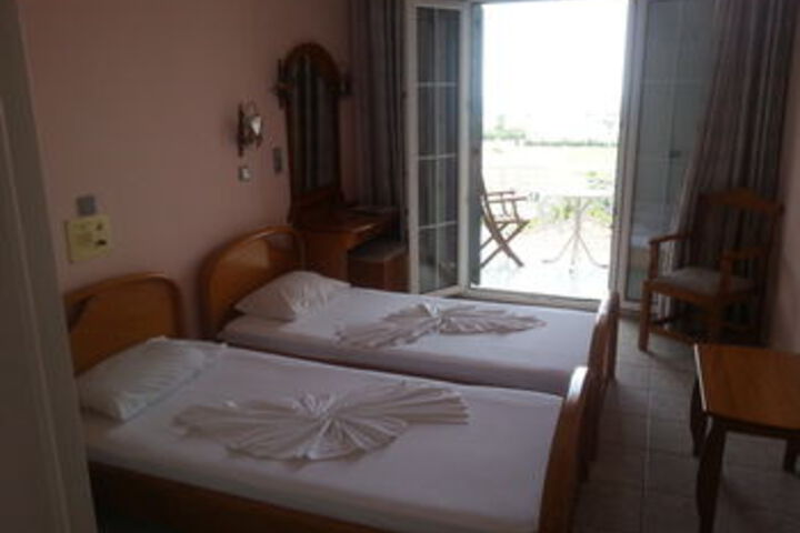 Room 16 of 27