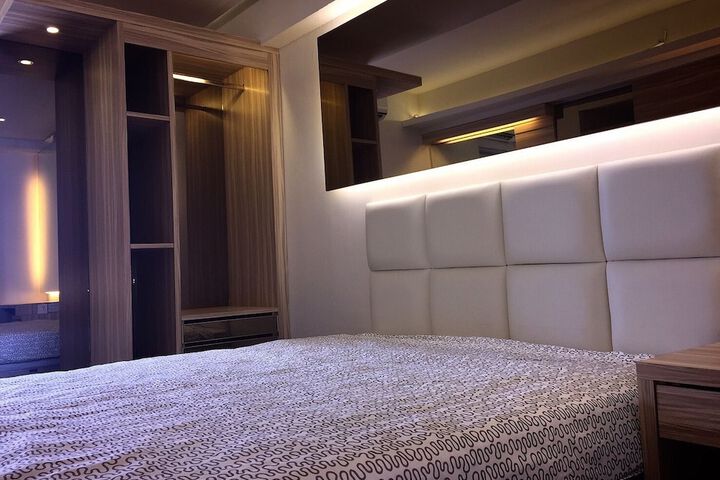 Room 10 of 42