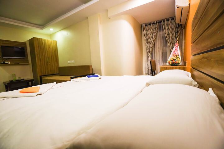 Room 15 of 32