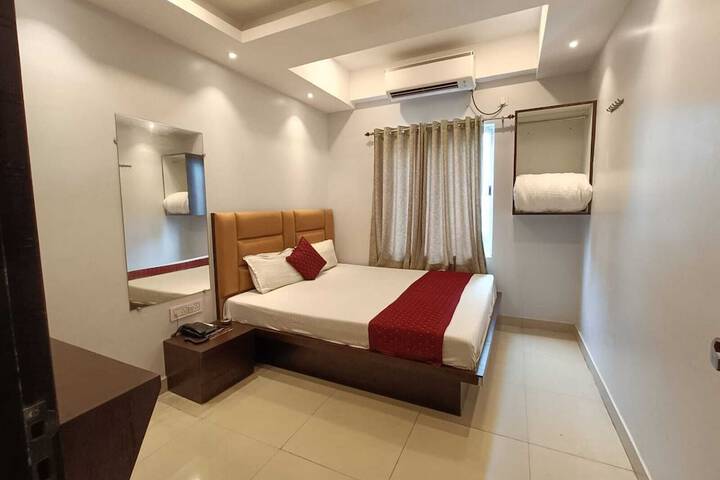 Room 9 of 17