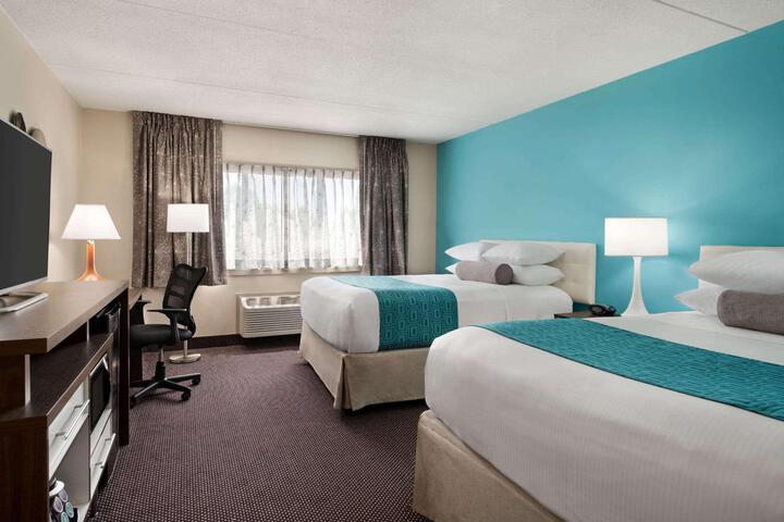 2 Double Beds