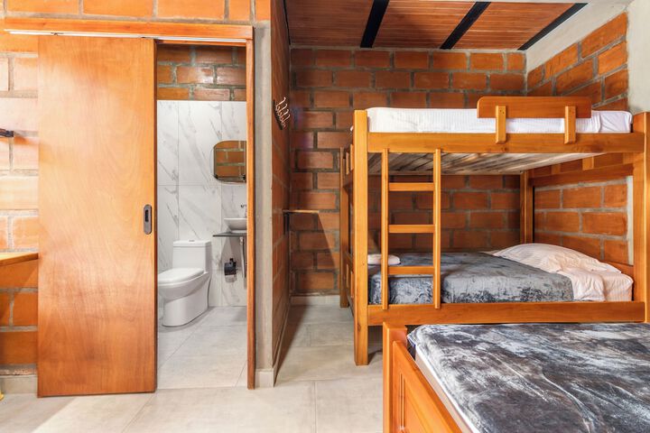 Room 10 of 21