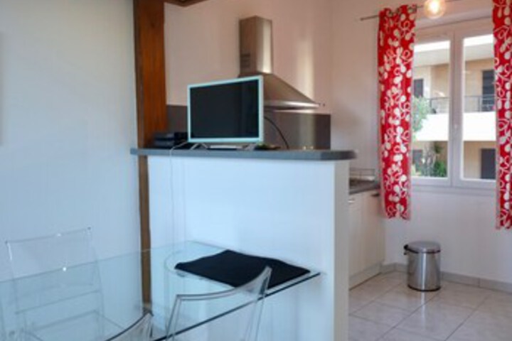 Room 8 of 28