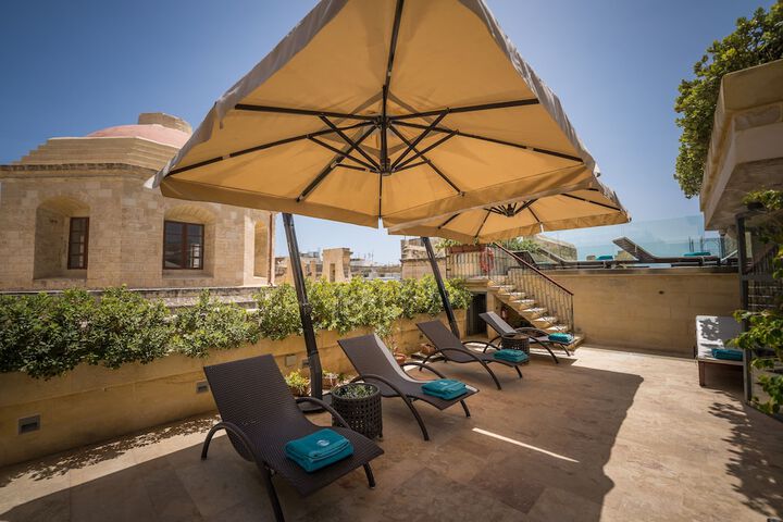 Terrace/Patio 25 of 70