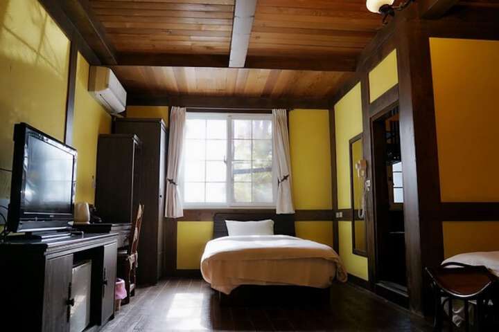 Room 7 of 73
