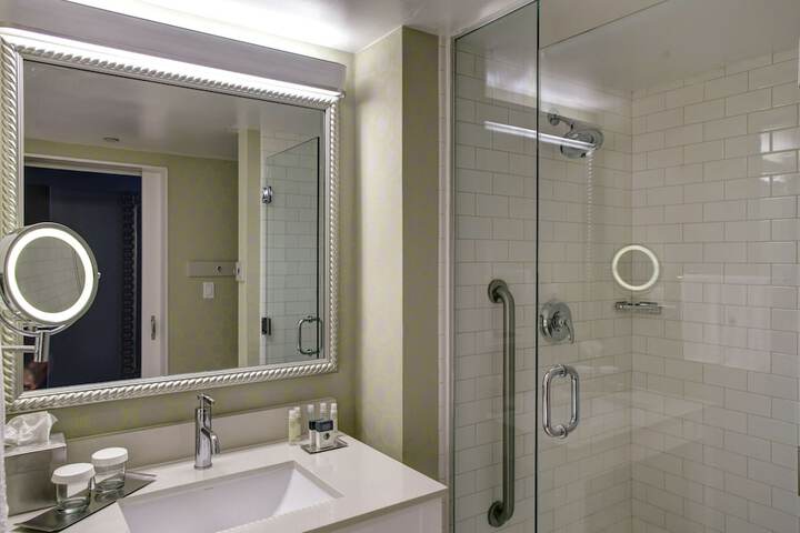 Bathroom shower