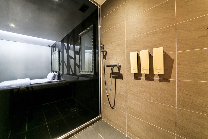 Room 83 of 95