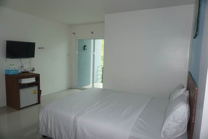 Room 14 of 32