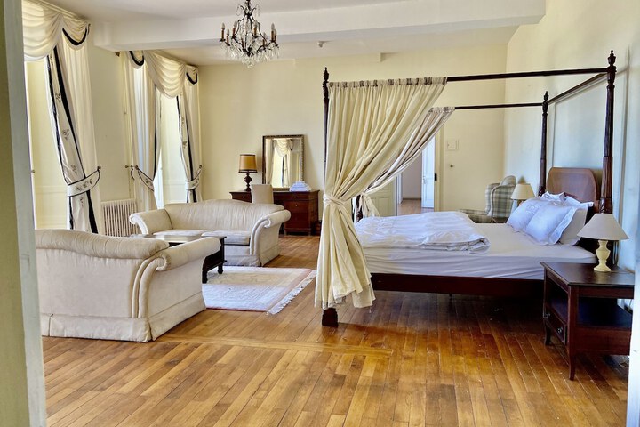 Room 42 of 88