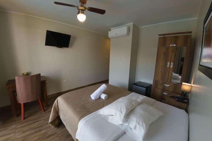 Room 9 of 39
