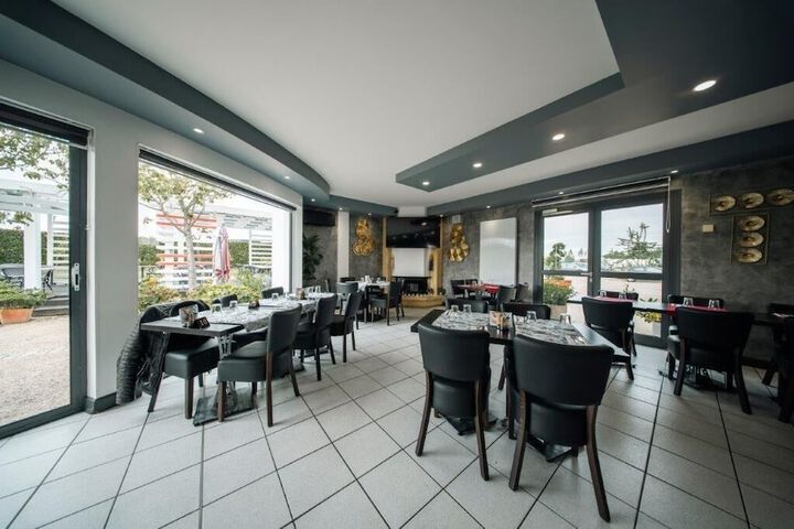 Dining 59 of 72
