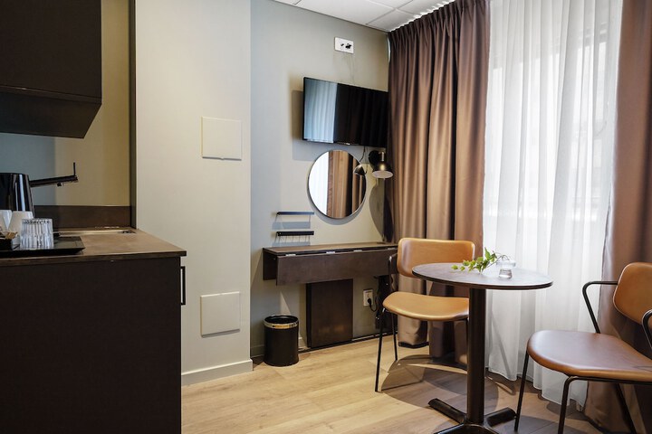 Room 53 of 115