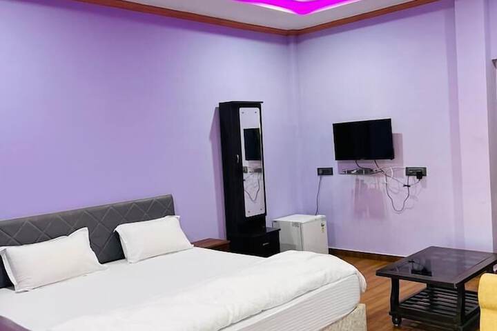 Room 8 of 62