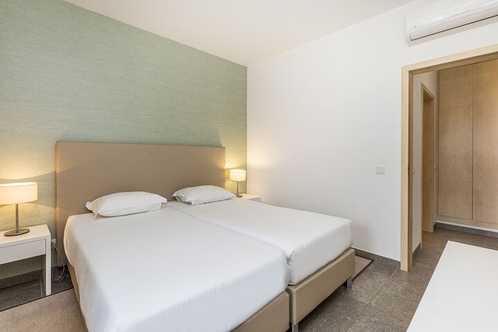 Room 4 of 47