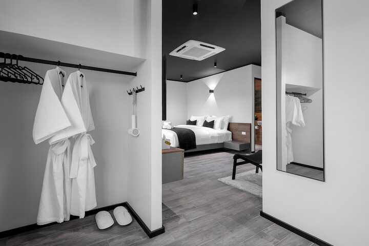 Room 33 of 56