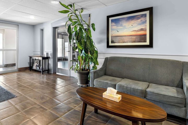Entrance & Lobby